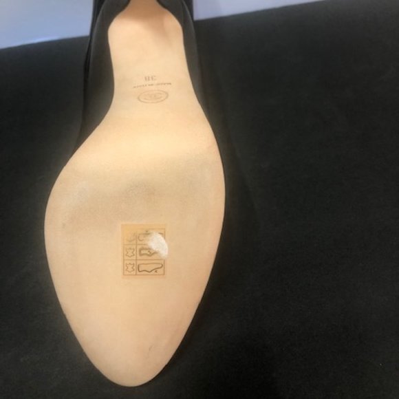 Chanel Lambskin Black Pumps size 38, 7.5 US - Picture 15 of 16